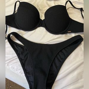 Victoria’s Secret bikini